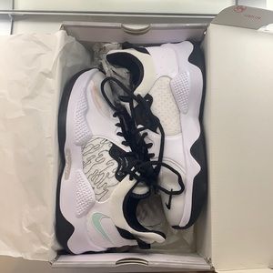 women’s basketball sneakers